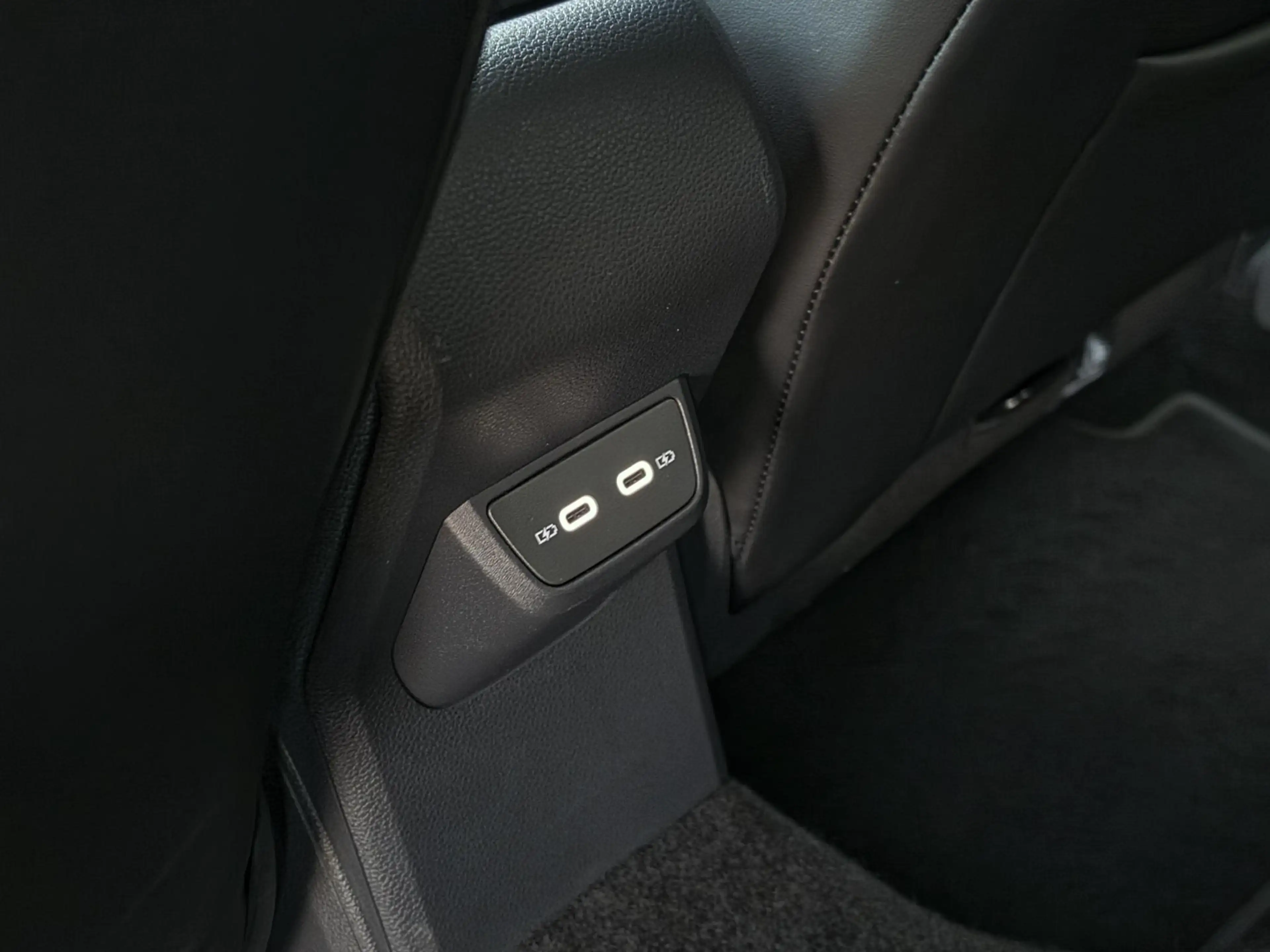 Volkswagen Polo 1.0 TSI Life Edition — photo 36