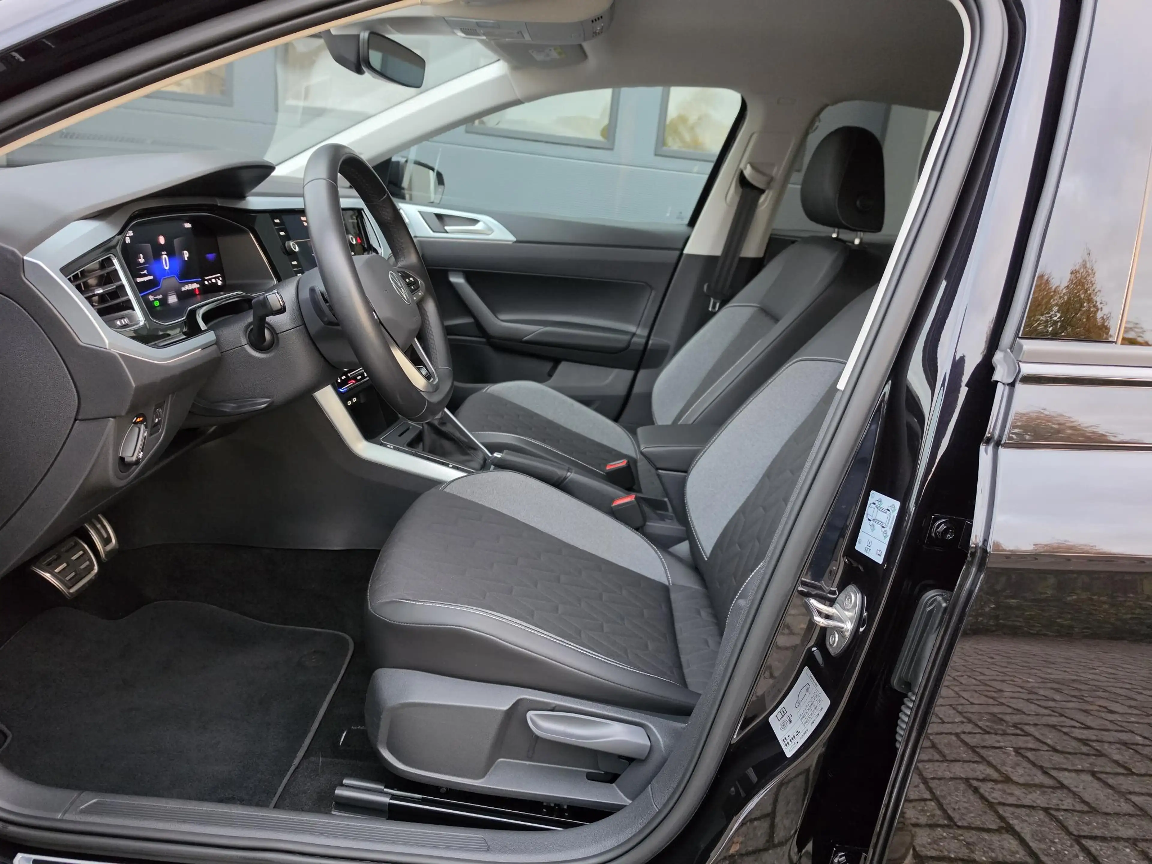 Volkswagen Polo 1.0 TSI Life Edition — photo 40
