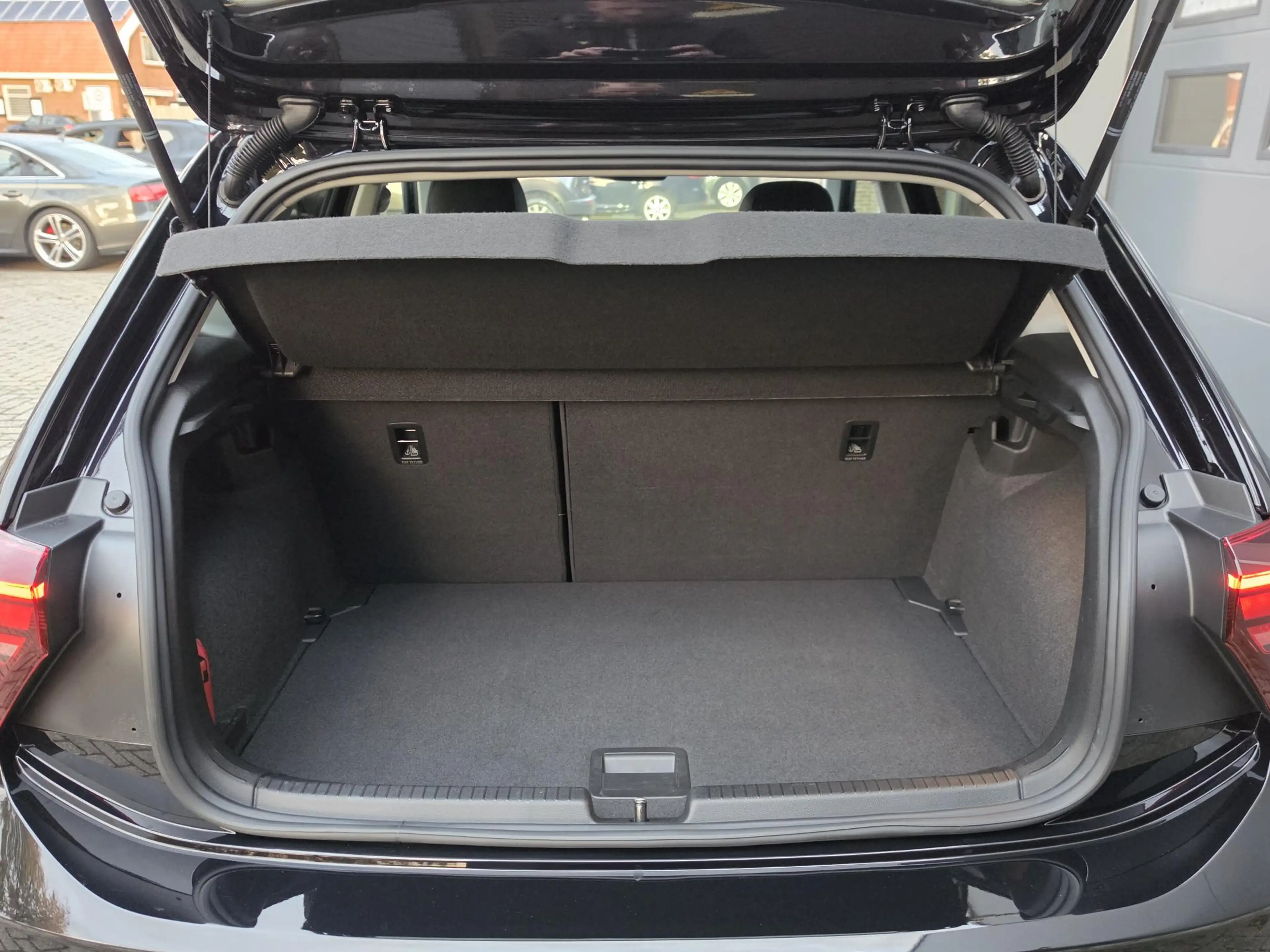 Volkswagen Polo 1.0 TSI Life Edition — photo 35