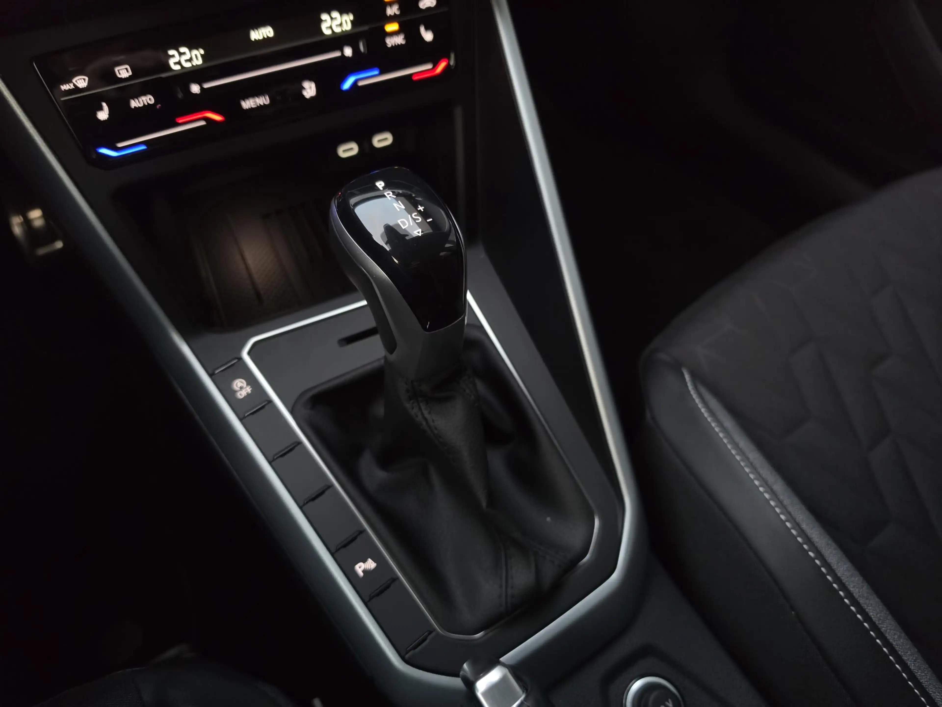 Volkswagen Polo 1.0 TSI Life Edition — photo 26