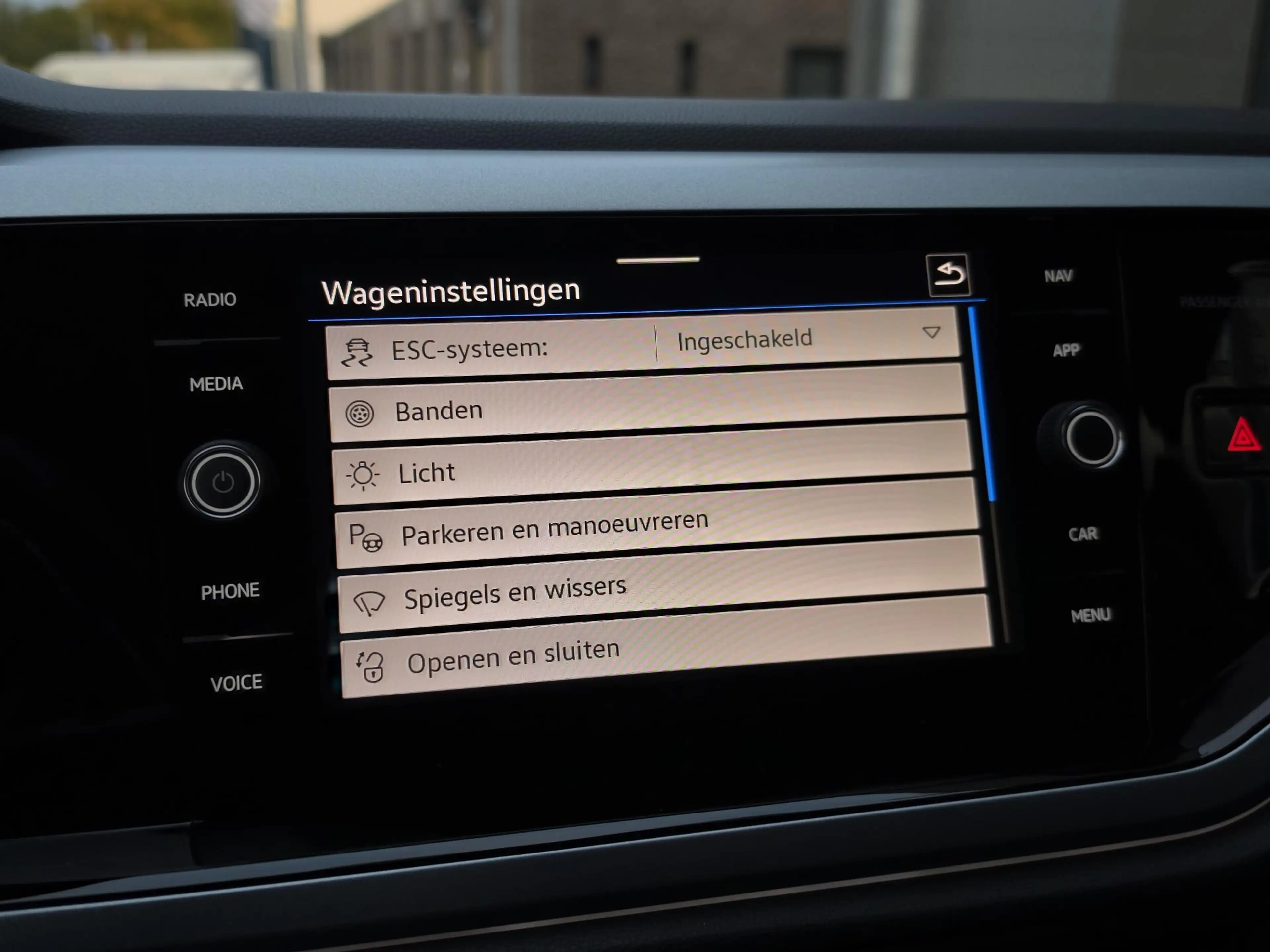 Volkswagen Polo 1.0 TSI Life Edition — photo 21