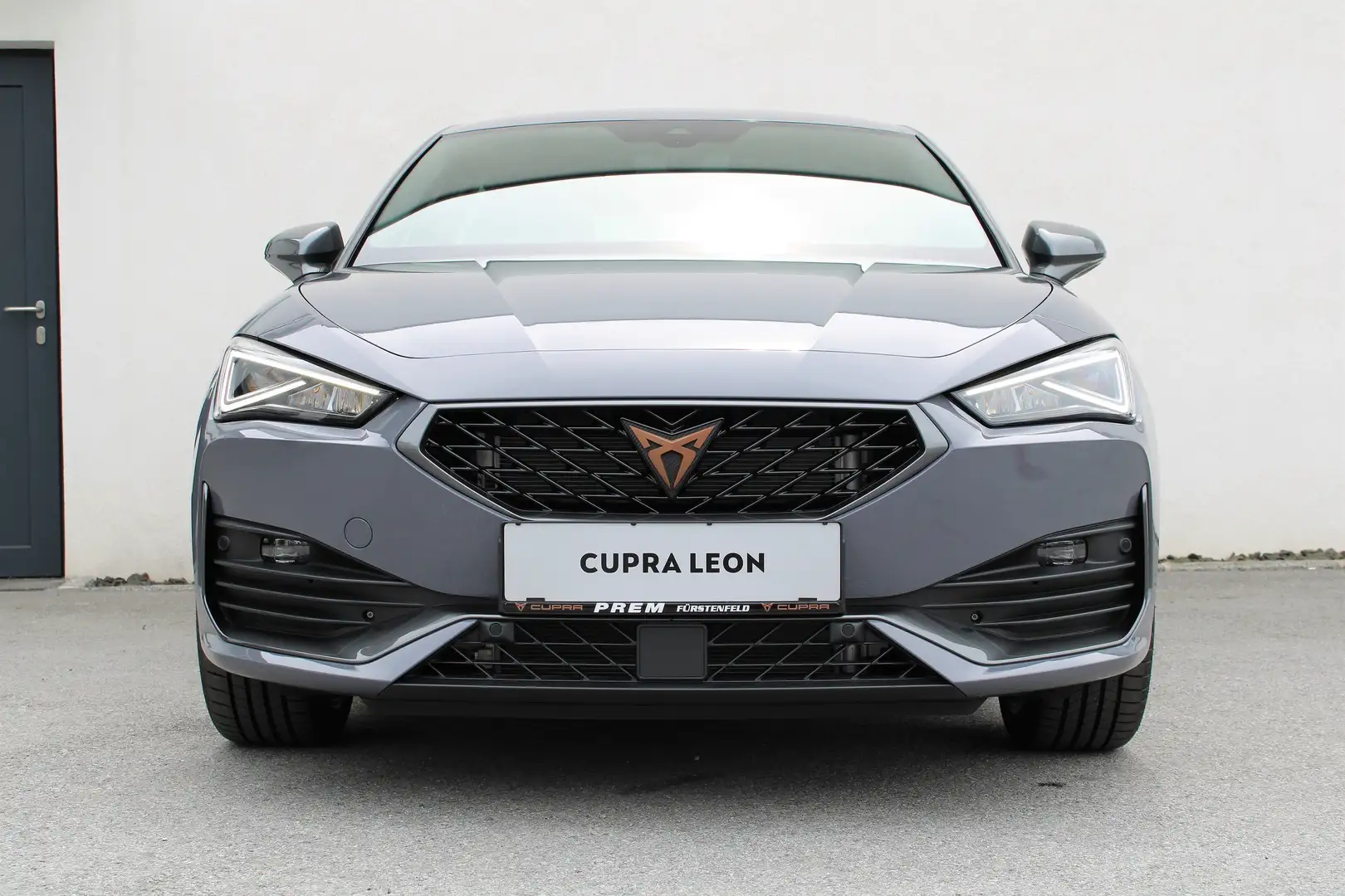 CUPRA Leon TRIBE 1.5 TSI 150 PS ACT mit Mehrausstattung! Grau - 1