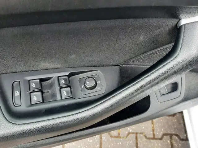 Volkswagen Passat view 9