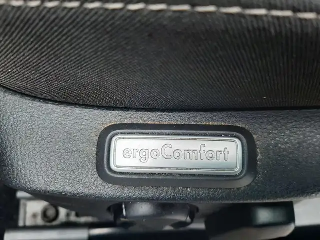 Volkswagen Passat view 11