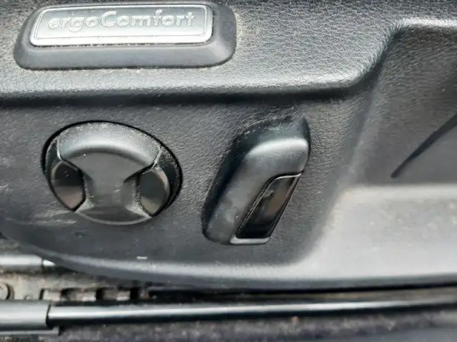 Volkswagen Passat view 10