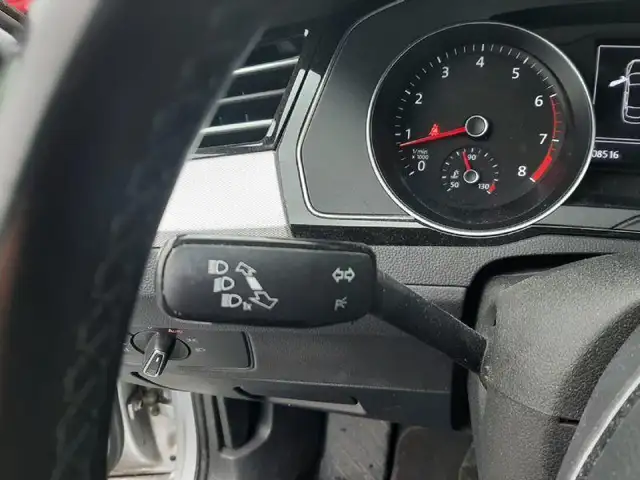 Volkswagen Passat view 13