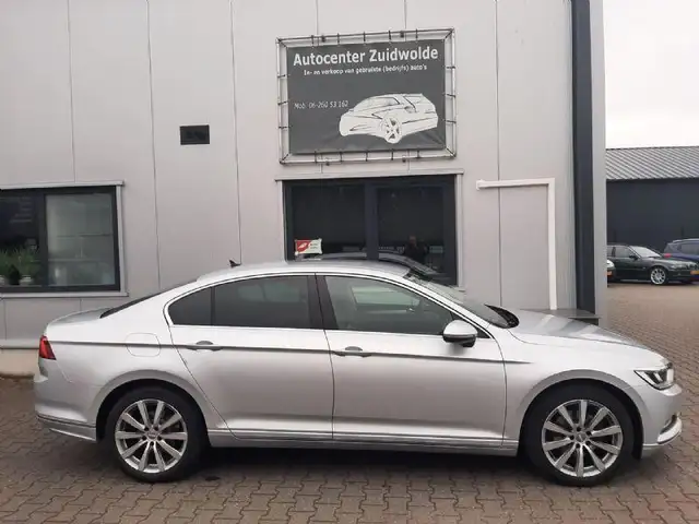 Volkswagen Passat view 5
