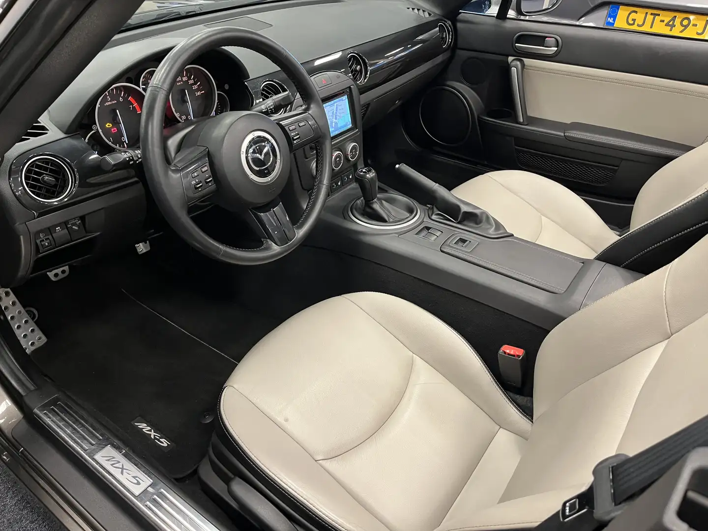 Mazda MX-5 NC Roadster 1.8i Silver Edition Airco Leder Navi C Marrón - 2