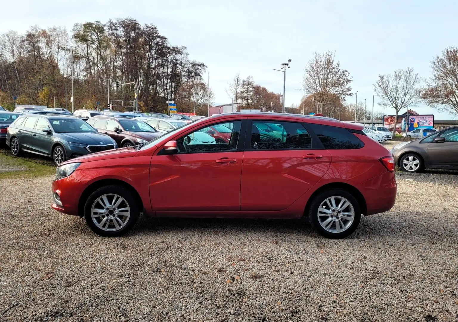 Lada Vesta Norma 1.6 Eu6*Klimaaut*SZH*Touch*R-Cam*AHK Rot - 2