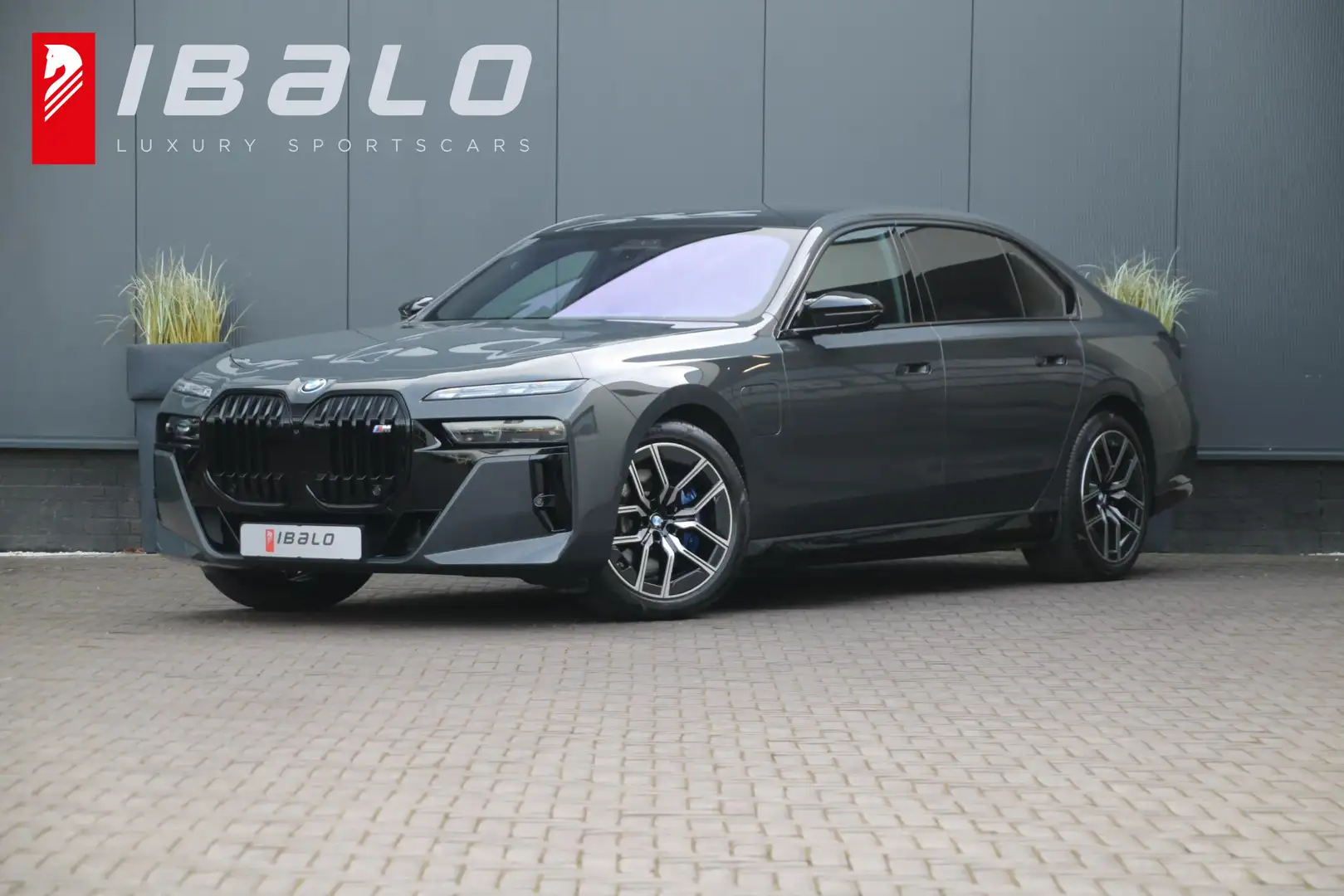 BMW 760 7-serie M760e xDrive M-Sport Pro | Auto Doors | BT Gri - 1