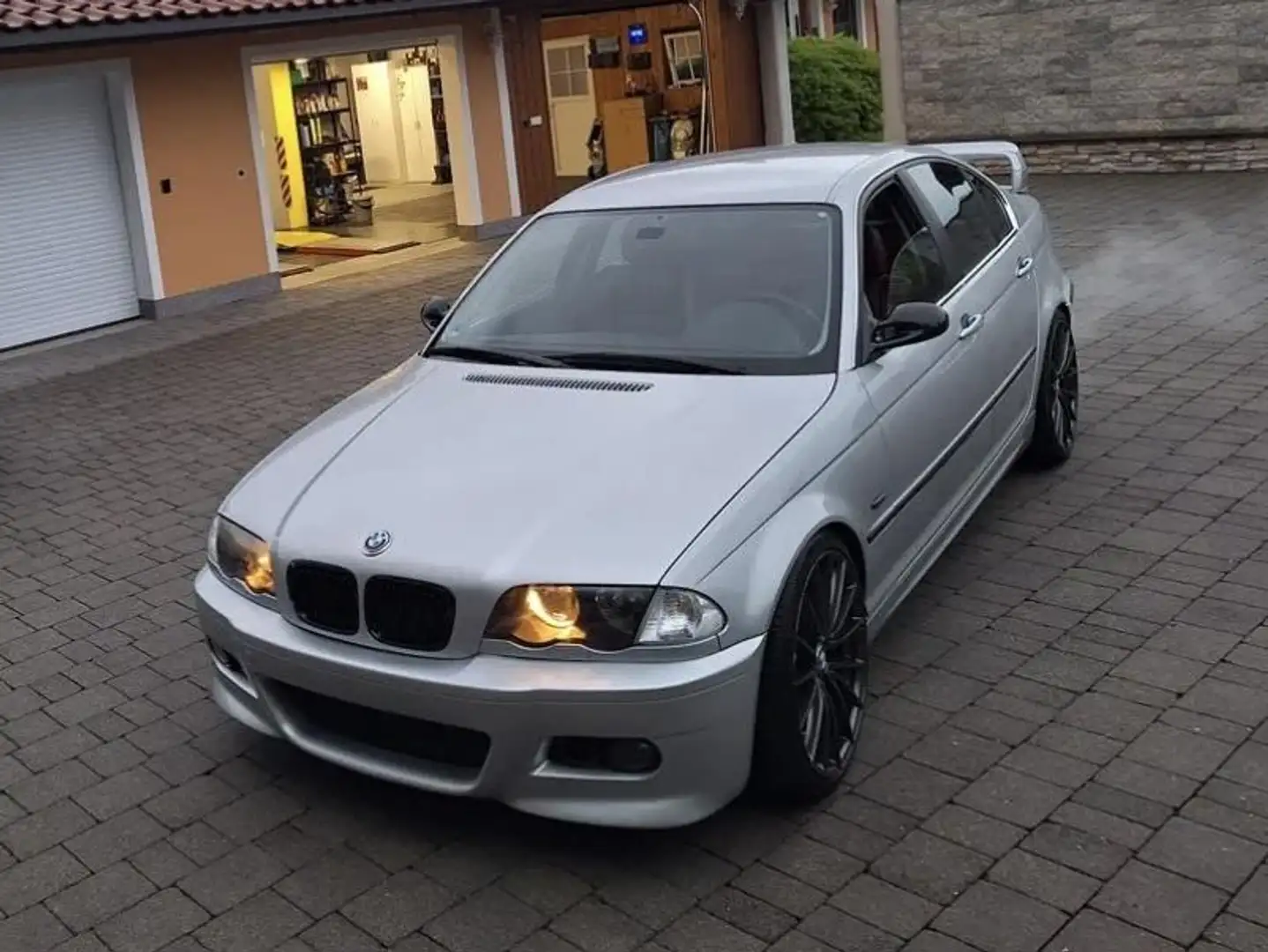BMW 323 323i Silber - 1