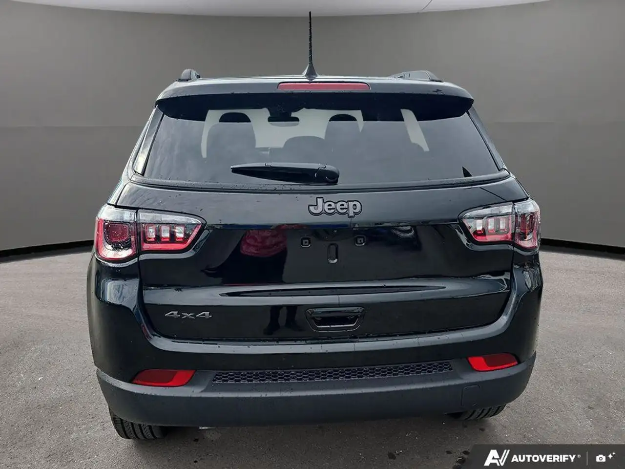Jeep Compass снимка Jeep Compass