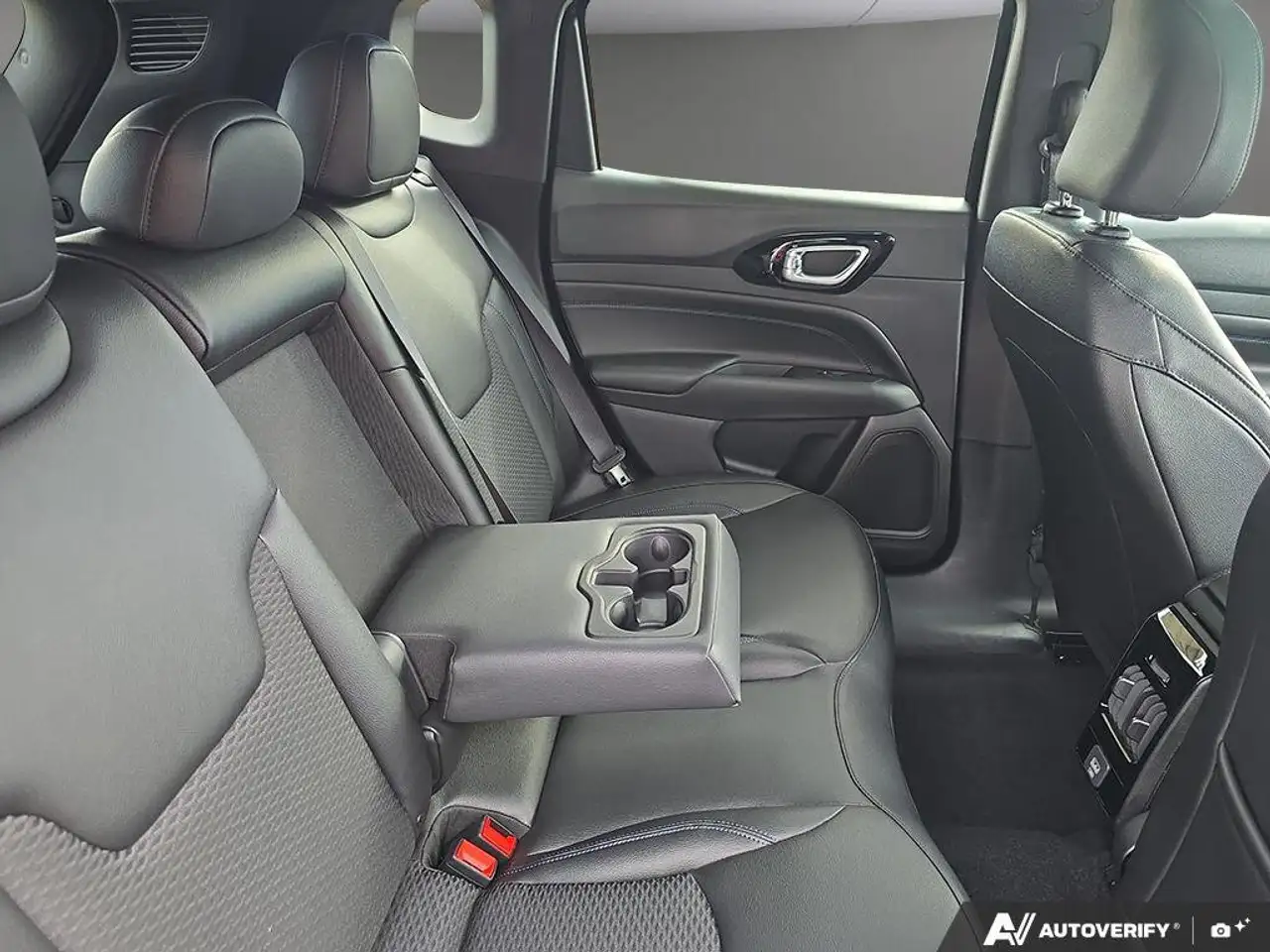 Jeep Compass снимка Jeep Compass
