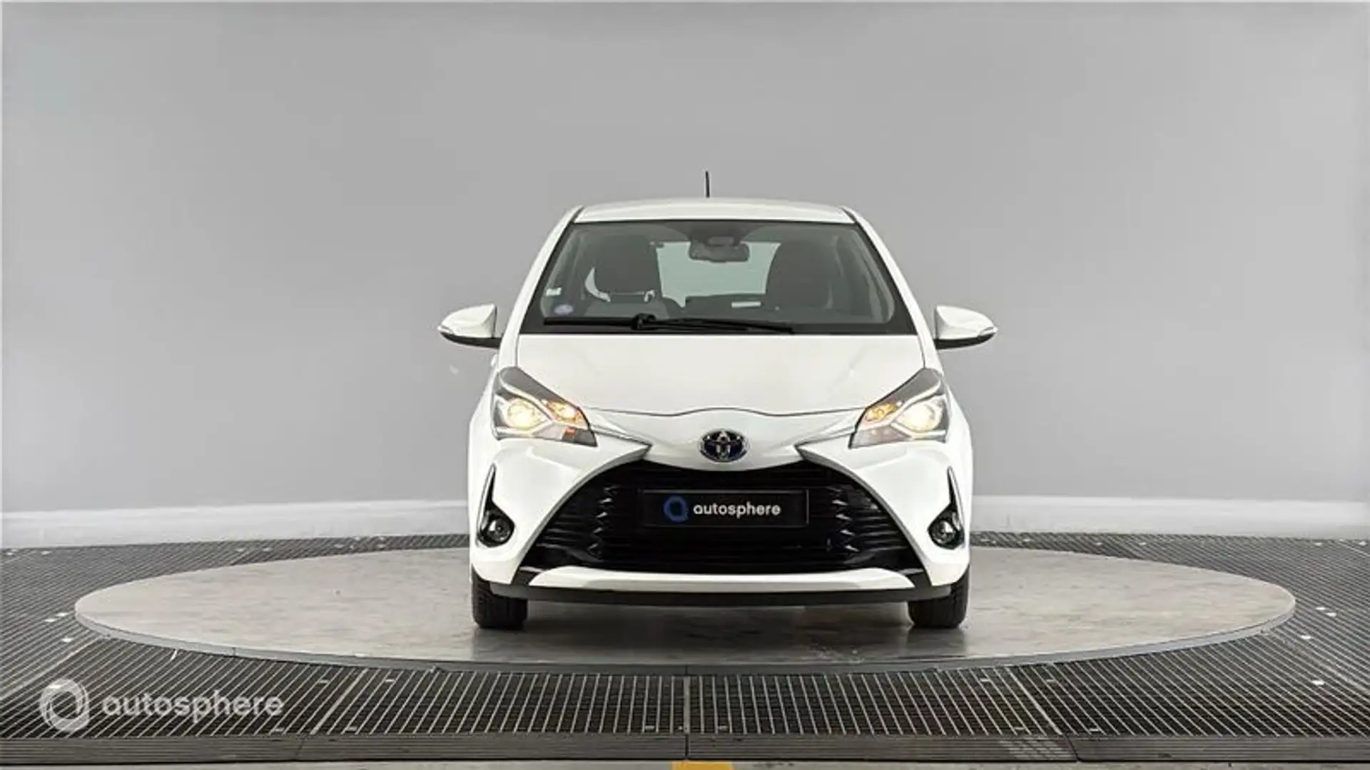 Toyota Yaris 100h Dynamic 5p RC19 - 2
