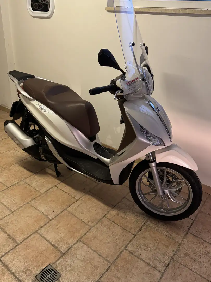 Piaggio Medley 125 piaggio medley 125 abs Fehér - 2