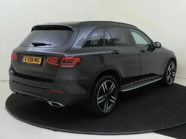 Mercedes-Benz GLC view 4
