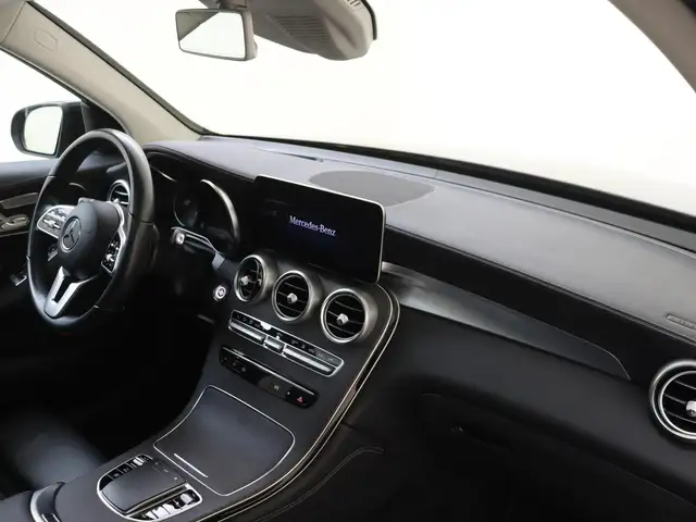 Mercedes-Benz GLC view 5