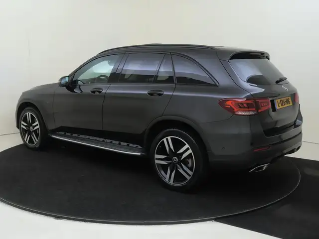 Mercedes-Benz GLC view 3