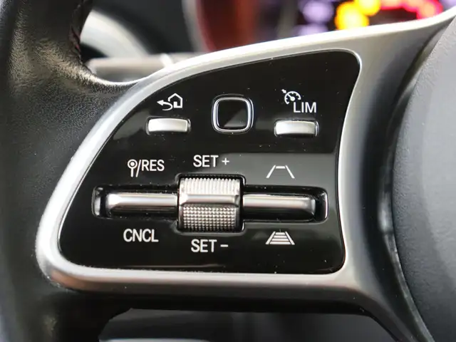 Mercedes-Benz GLC view 12