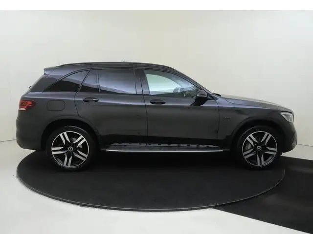 Mercedes-Benz GLC view 9