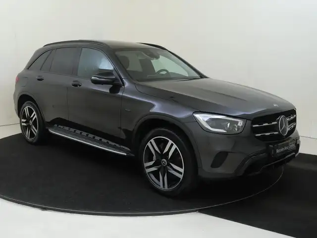 Mercedes-Benz GLC view 2