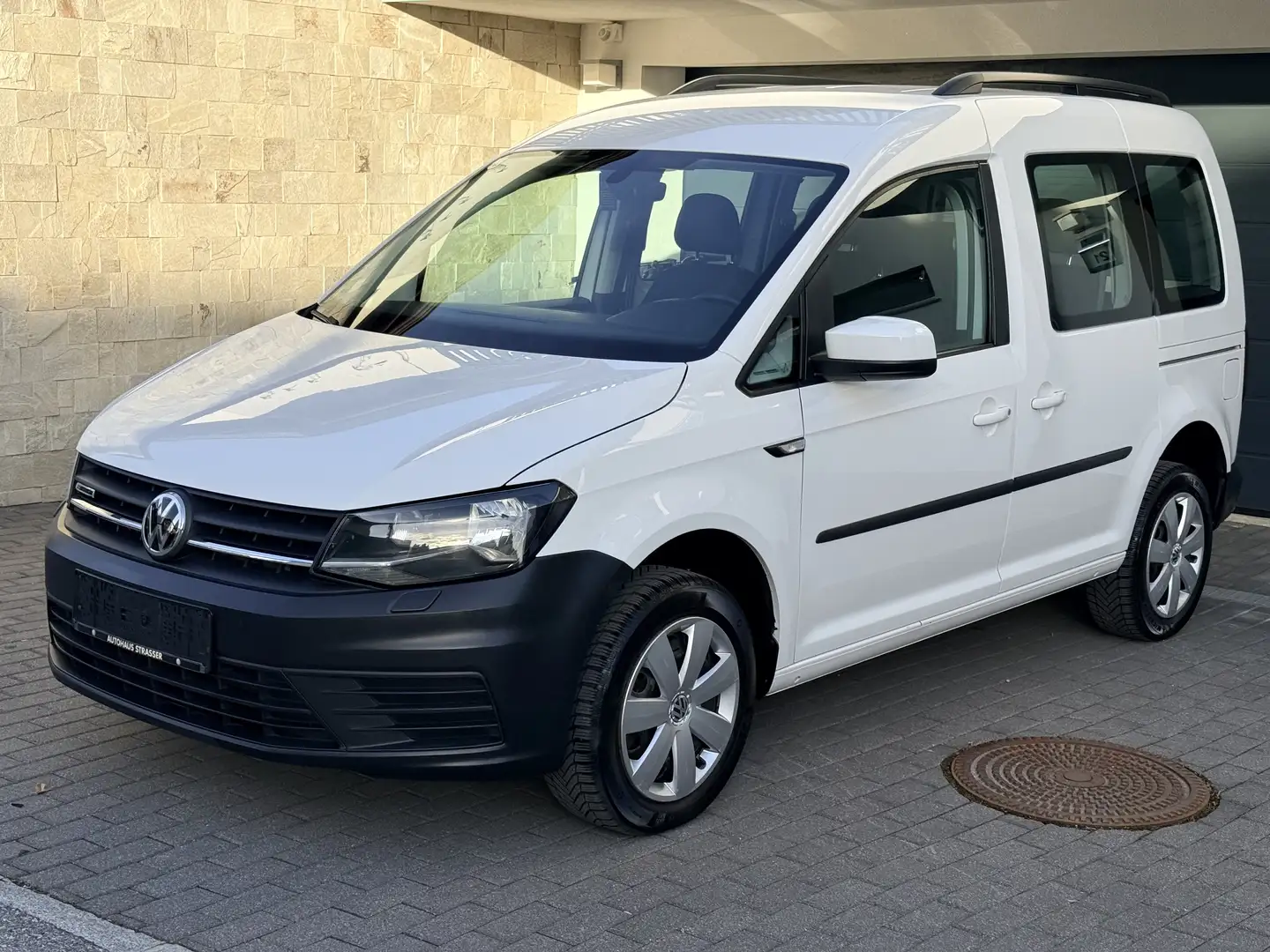 Volkswagen Caddy Trendline BMT 2.0 TDI 122 PS 4Motion Weiß - 1