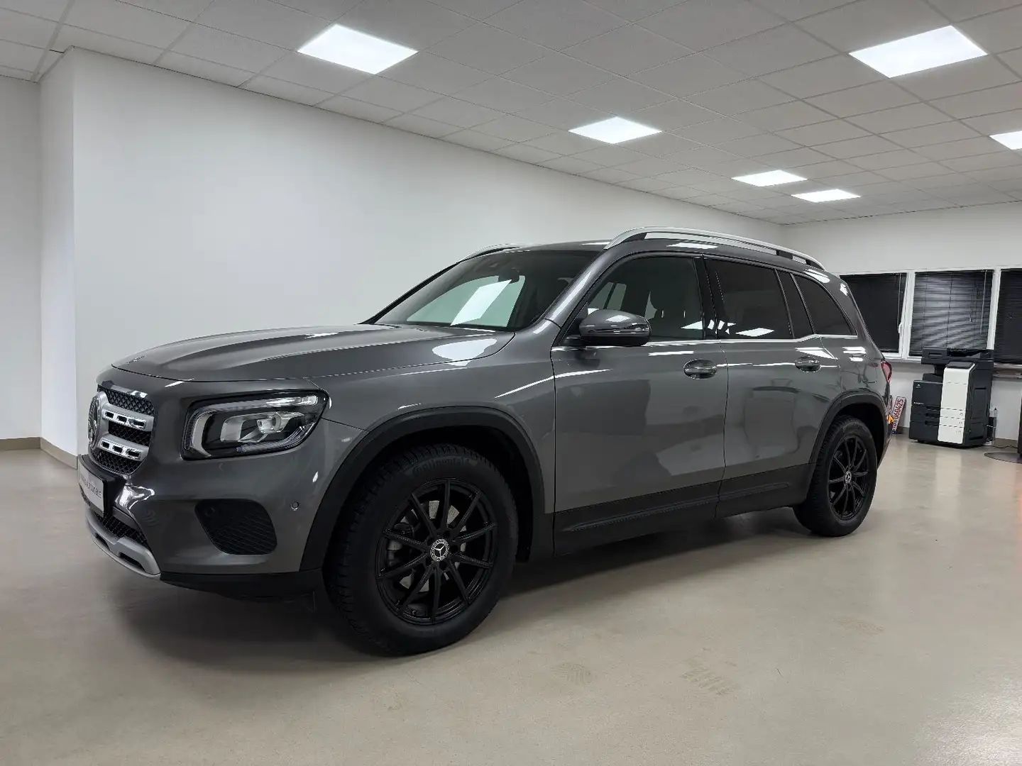 Mercedes-Benz GLB 200 *SHZ*MULTIBEAM*PDC*NAVI Gris - 1