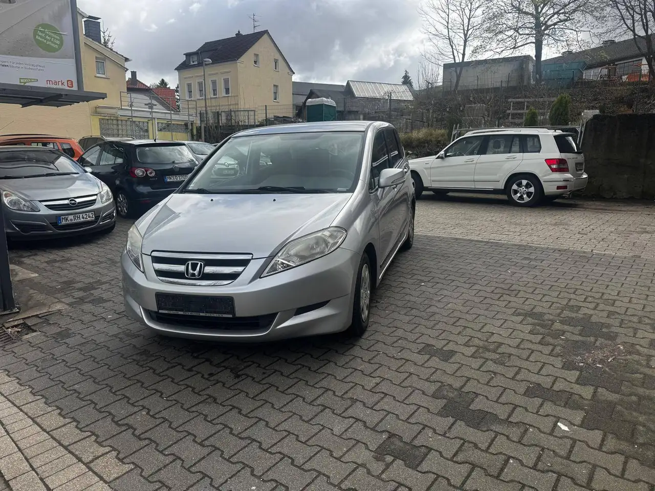 Honda FR-V 1.7 Basis — photo 1 of 24