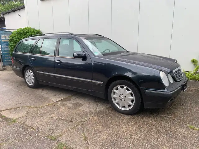 Mercedes-Benz E 270 CDI T ELEGANCE Autom. mit eiskalter Klima