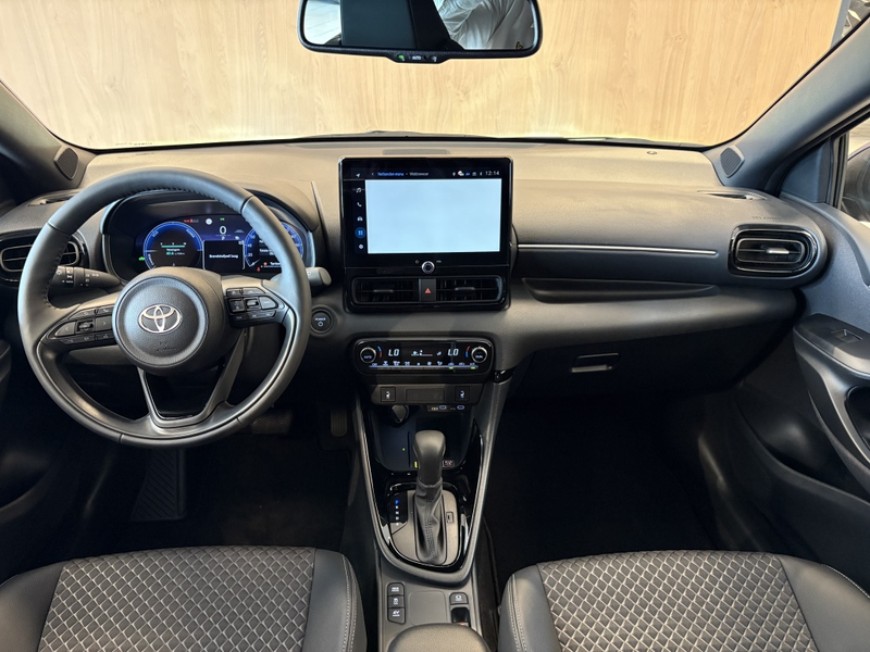 Toyota Yaris 1.5 Hybrid 130 Executive | Demo | — photo 3
