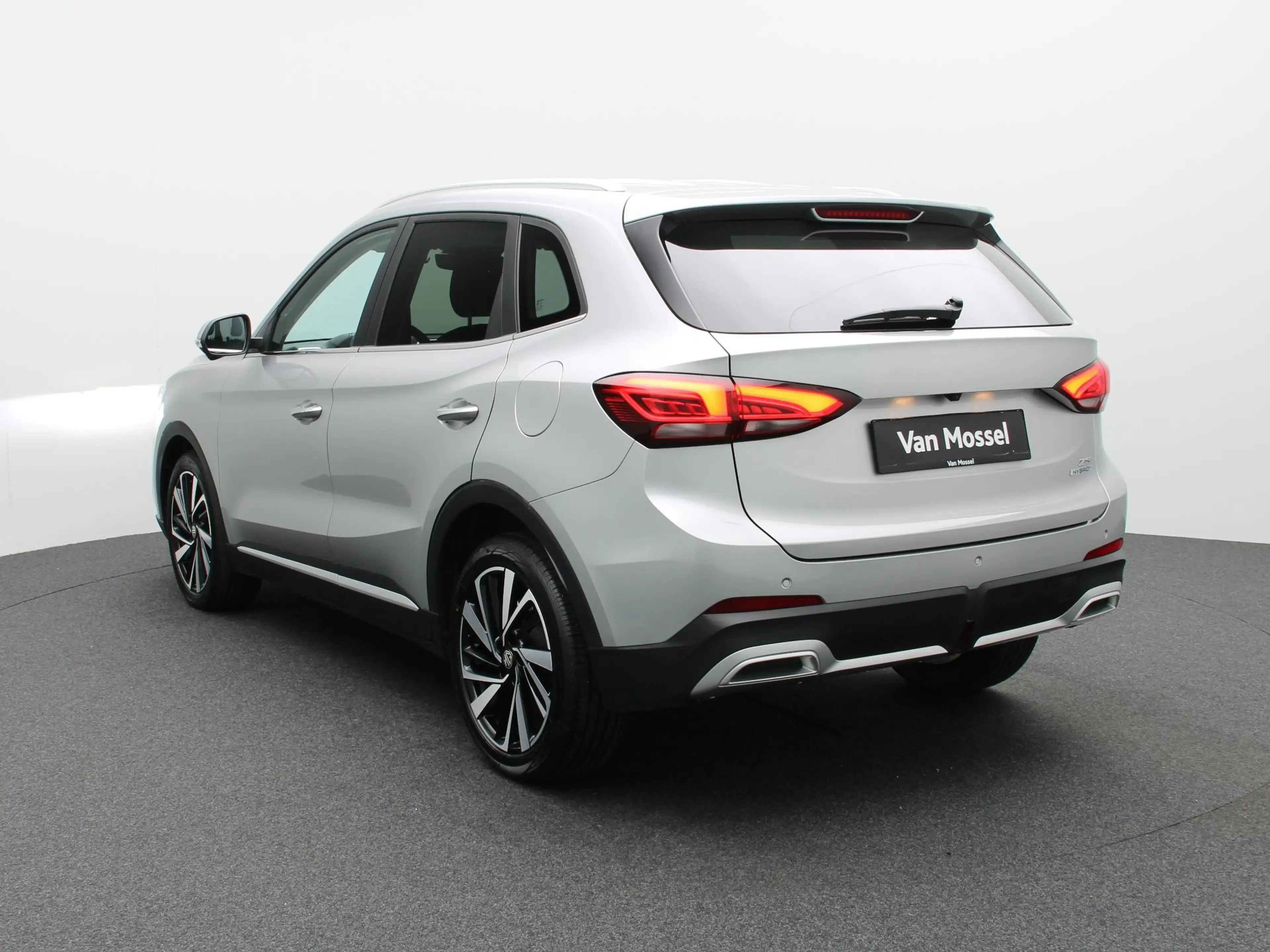 MG ZS Hybrid+ Luxury — photo 3