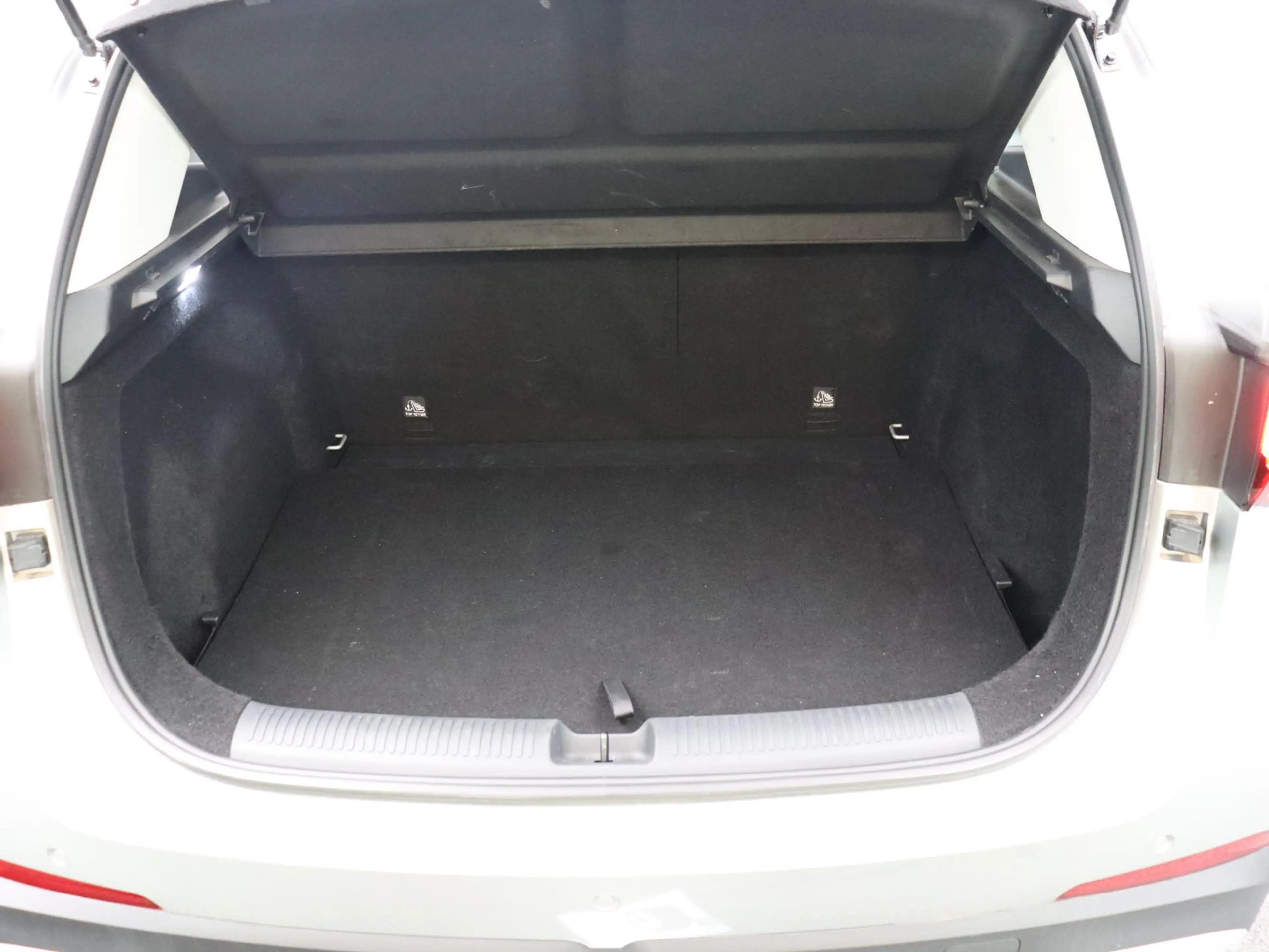 MG ZS Hybrid+ Luxury — photo 11