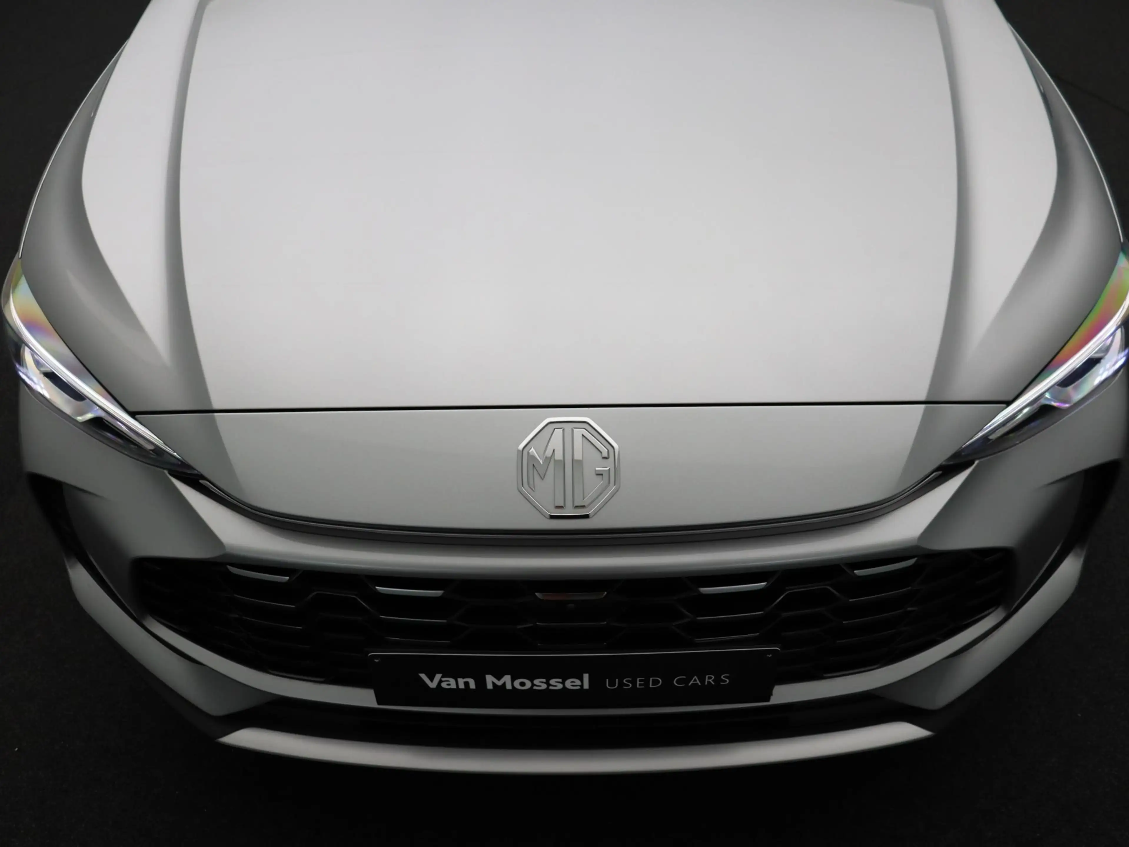 MG ZS Hybrid+ Luxury — photo 12