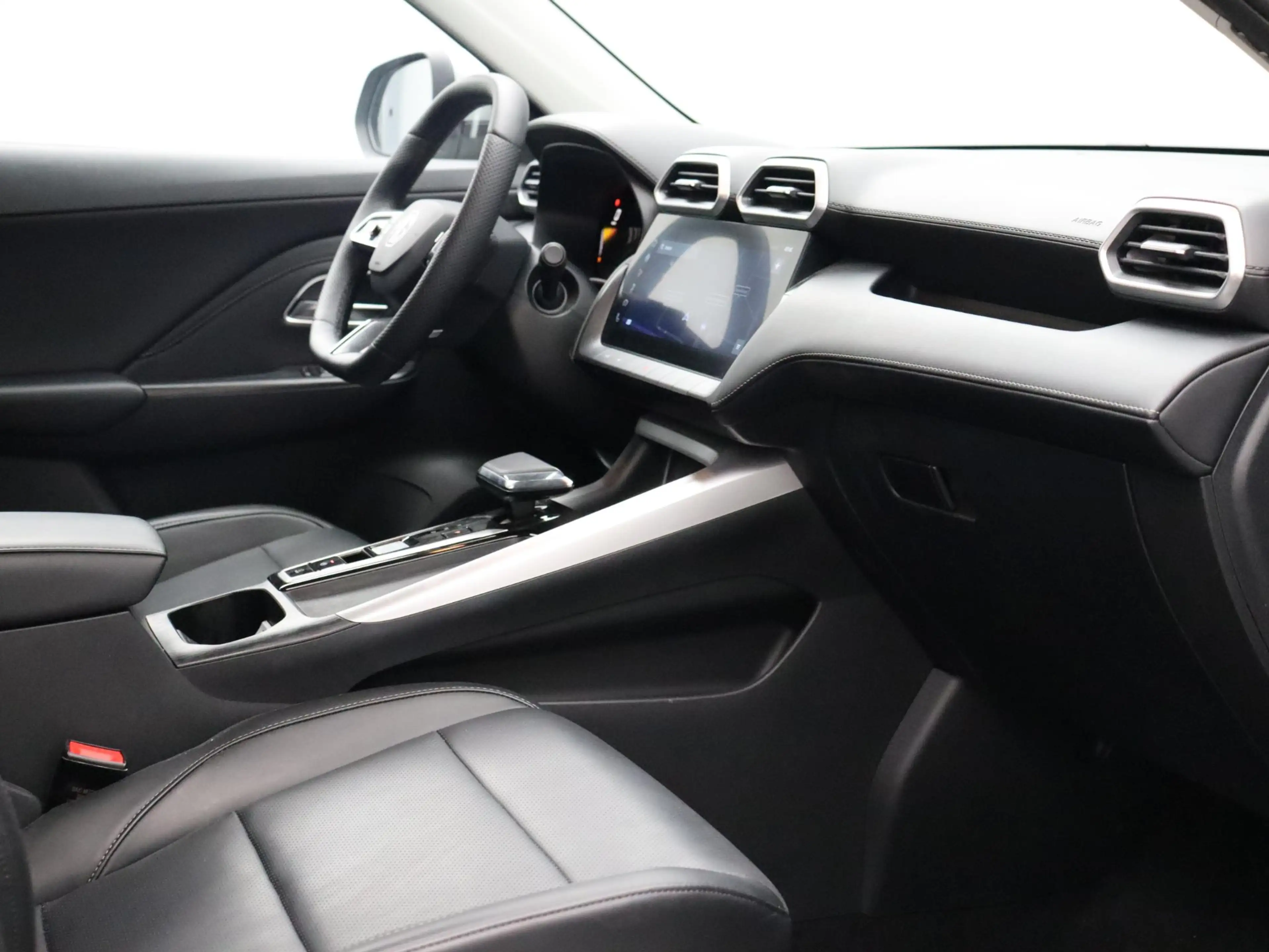 MG ZS Hybrid+ Luxury — photo 13