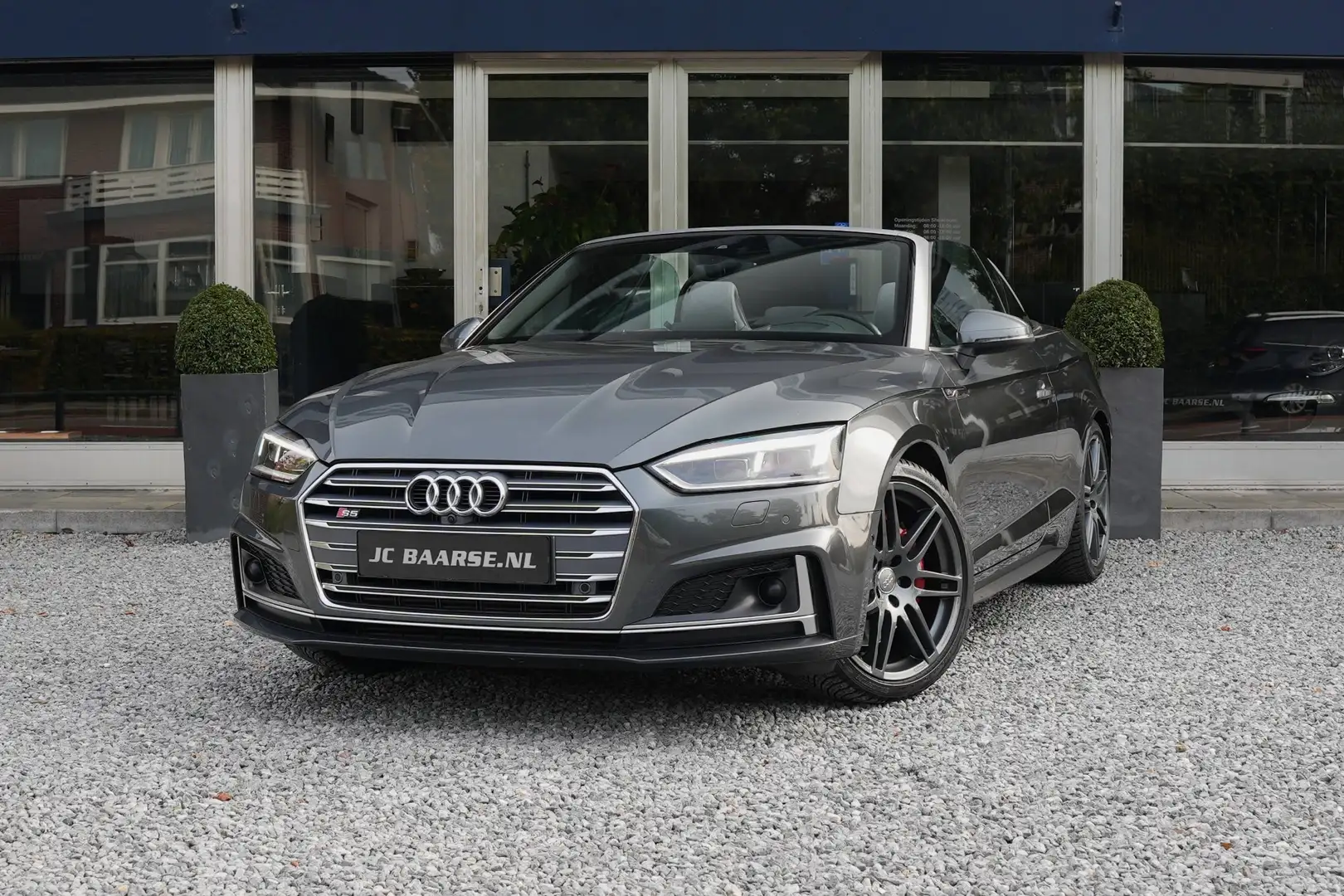 Audi S5 Cabrio 3.0 TFSI Quattro Grijs - 1