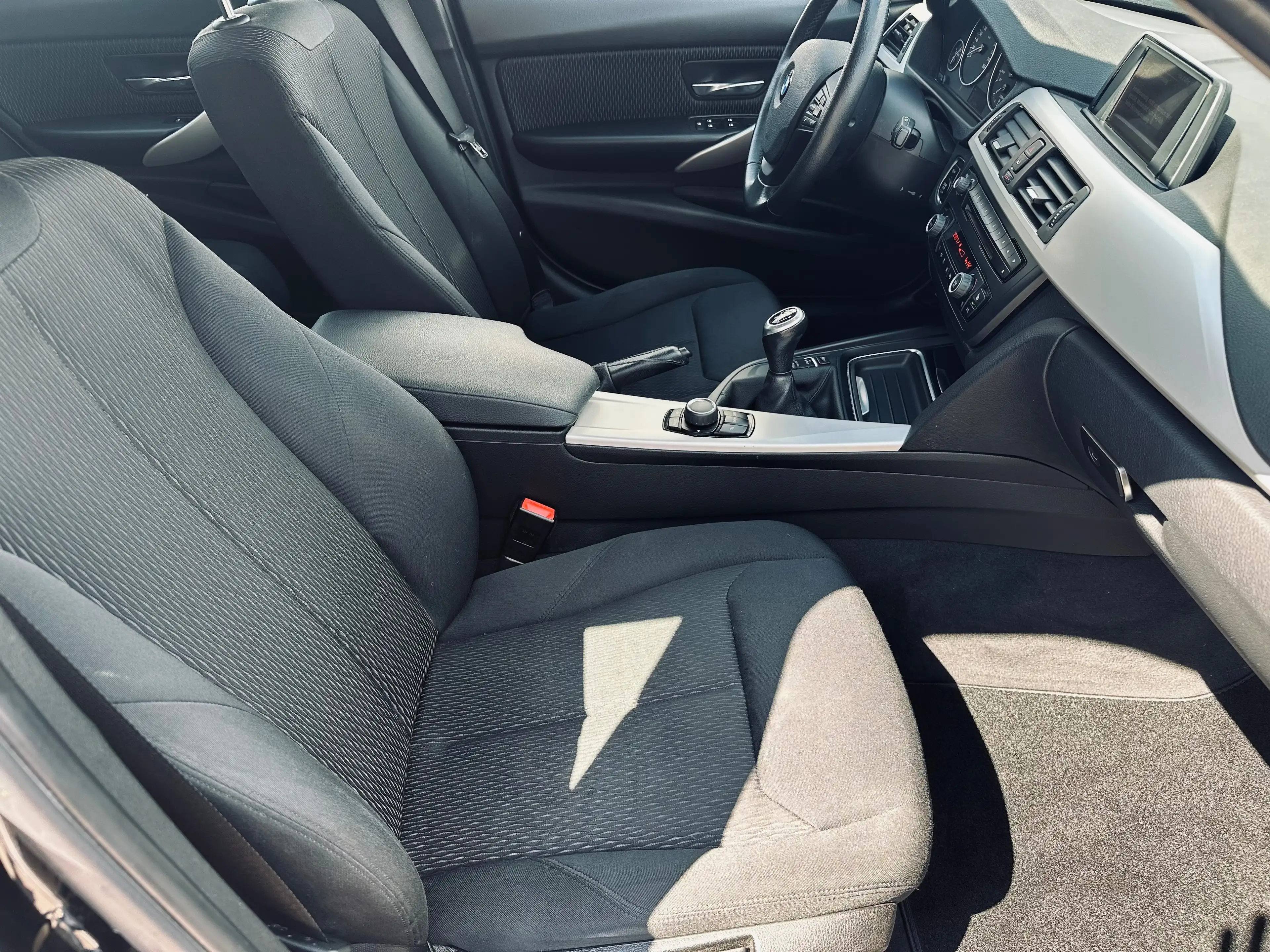 BMW 320 3er Touring Diesel 320d Touring Modern Line — photo 11