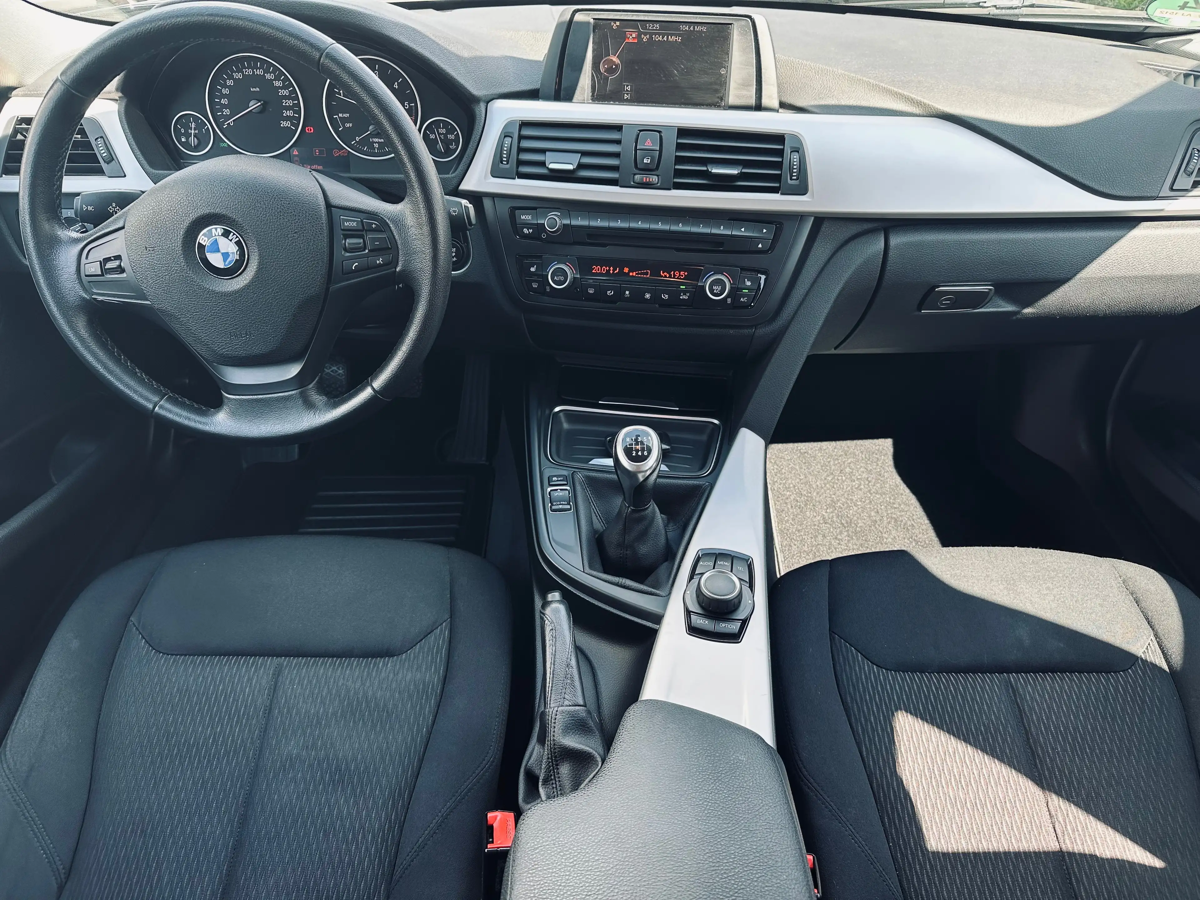 BMW 320 3er Touring Diesel 320d Touring Modern Line — photo 12