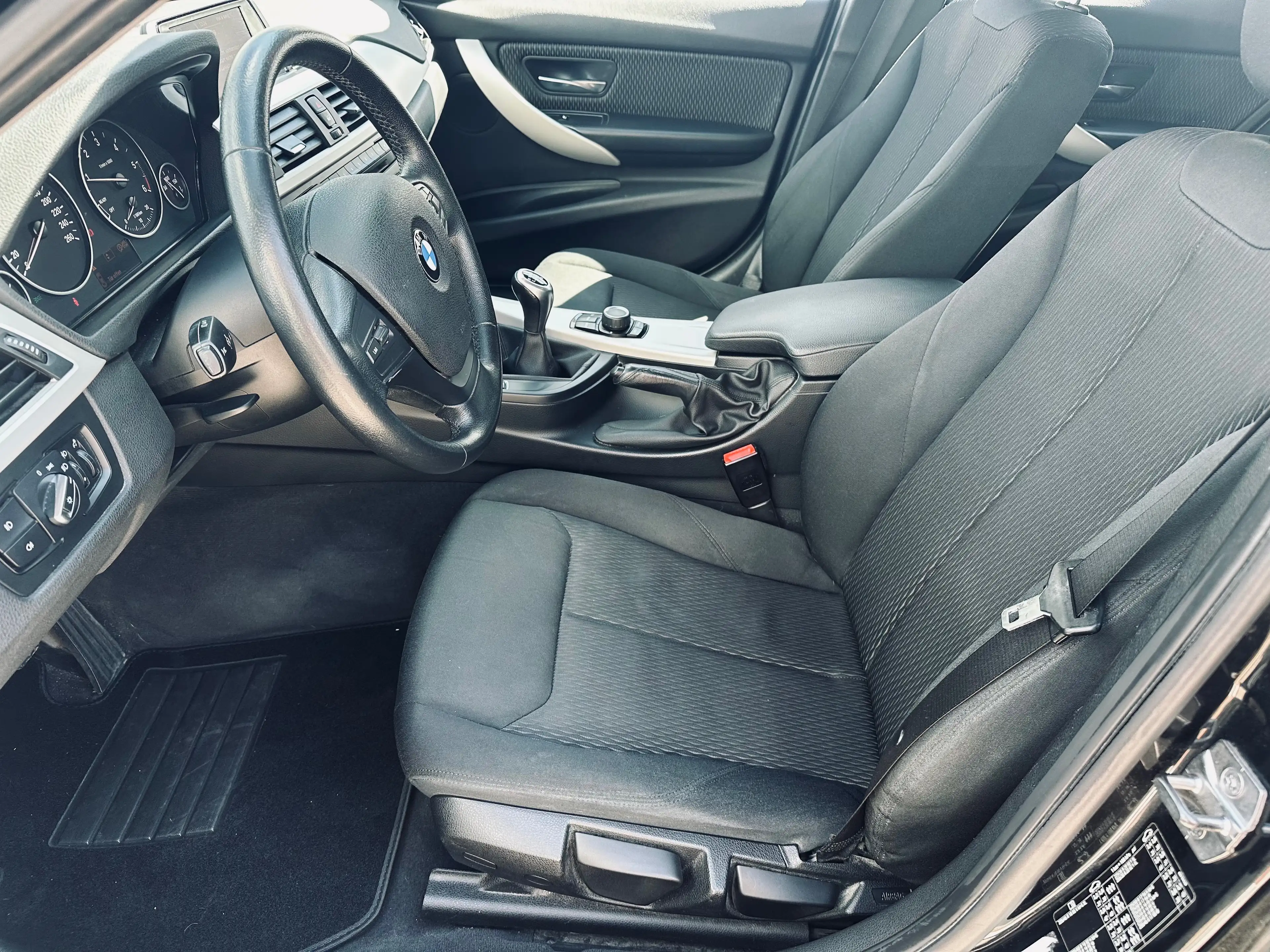 BMW 320 3er Touring Diesel 320d Touring Modern Line — photo 9