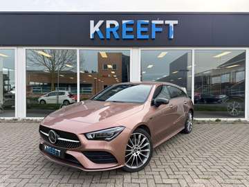 Shooting Brake e AMG Roségoud | Head up | Sfeer |