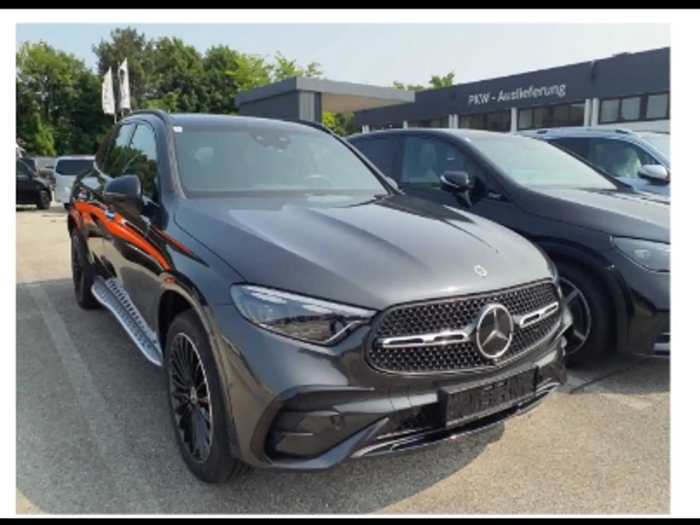 Mercedes-Benz GLC 300 e 4MATIC Grau - 2