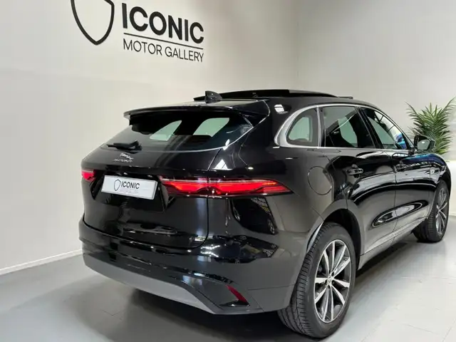 Jaguar F-Pace view 8