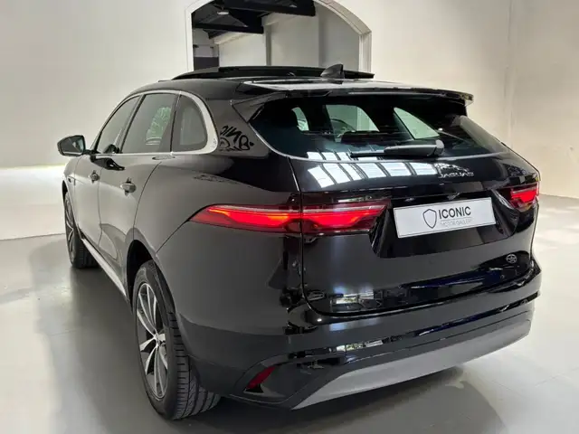Jaguar F-Pace view 10