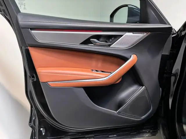Jaguar F-Pace view 13