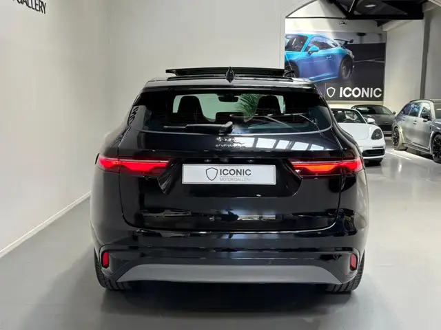 Jaguar F-Pace view 9