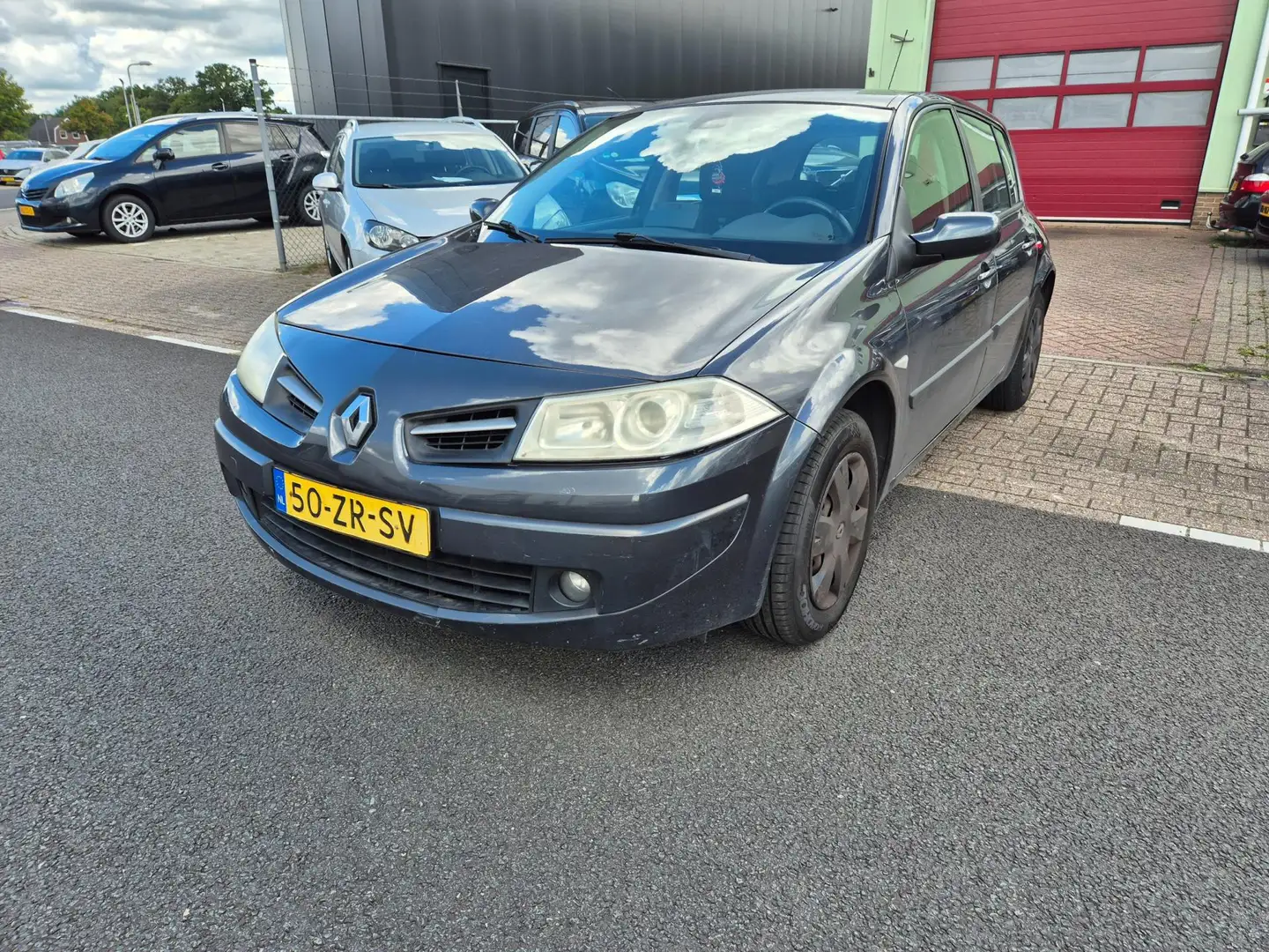 Renault Megane 1.4-16V Business Line Clima Nap Grijs - 1