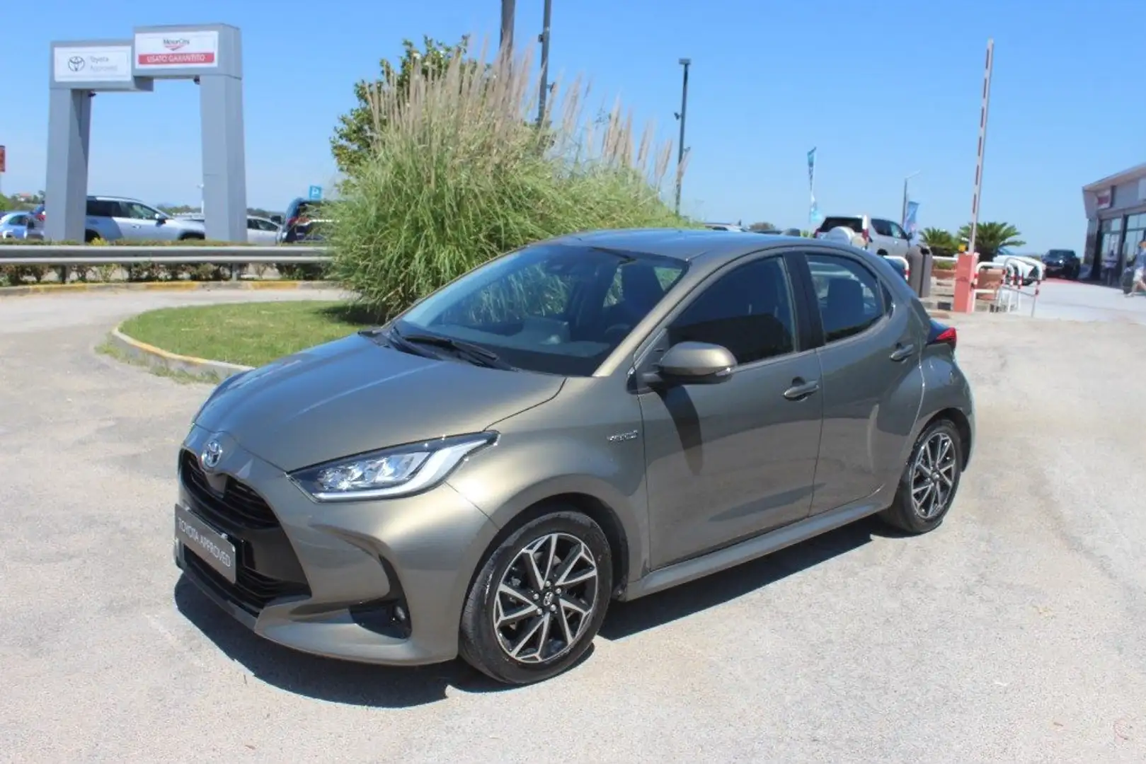 Toyota Yaris 1.5 Hybrid 5 porte Trend Bronzo - 1