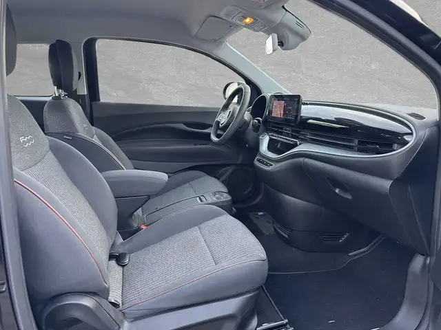Fiat 500e view 6