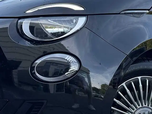 Fiat 500e view 13