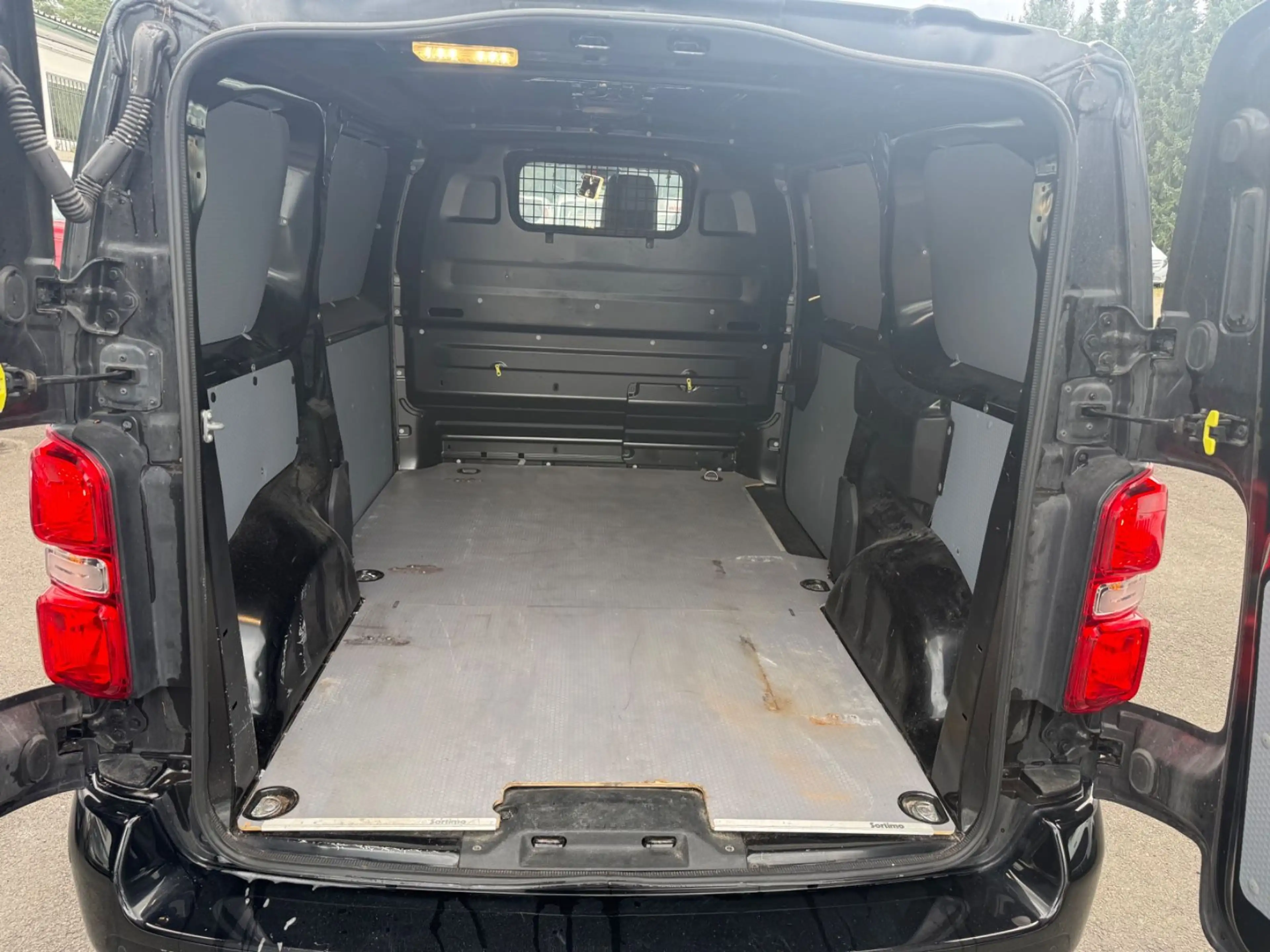 Peugeot Expert Kasten Asphalt Sport Edition L2 — photo 9