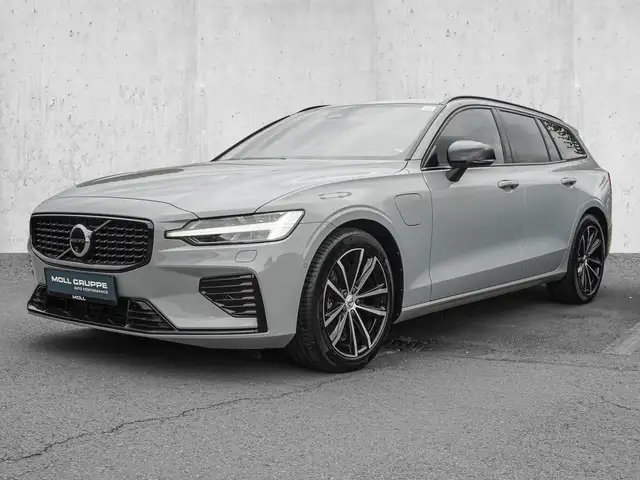 Volvo V60 view 2